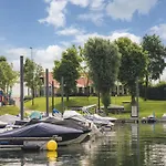 House In Arnhem With Rhine Views Tatil Evi