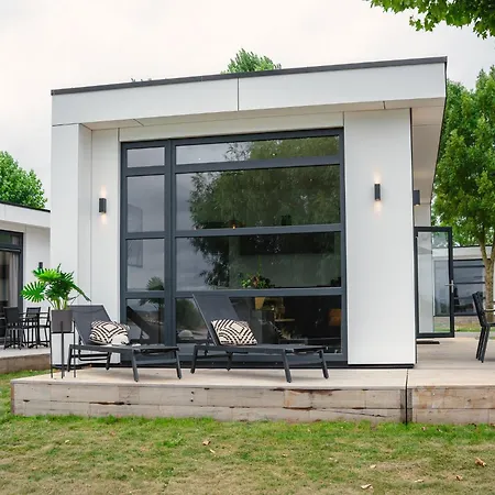 House In Arnhem With Rhine Views * Maurik