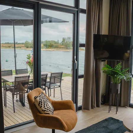 House In Arnhem With Rhine Views Дом отдыха