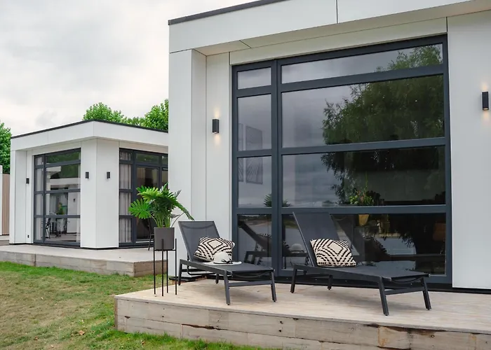 Dom wakacyjny House In Arnhem With Rhine Views